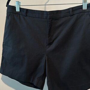 Gently Used Banana Republic Black Chino Cotton Stretch Shorts Size 8 - Loose Hem